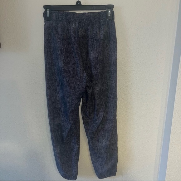 Lululemon Rollin' With My Omies Pant Burlap Texture Black Dune / Black Size 2 - Picture 3 of 6